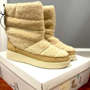 NWT Winter Bertie Boots 🤍